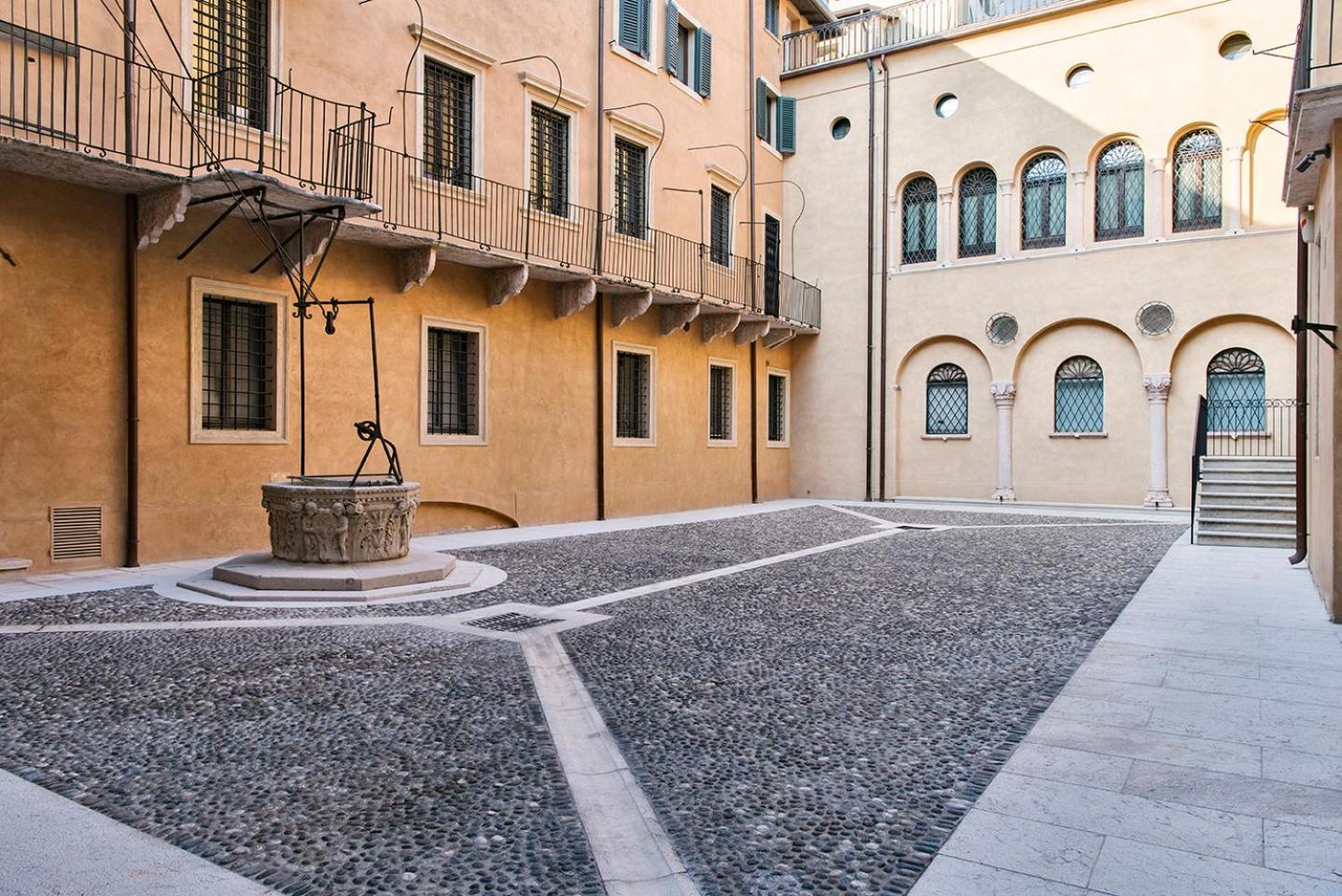 Palazzo Confalonieri Da Lisca Βερόνα Εξωτερικό φωτογραφία