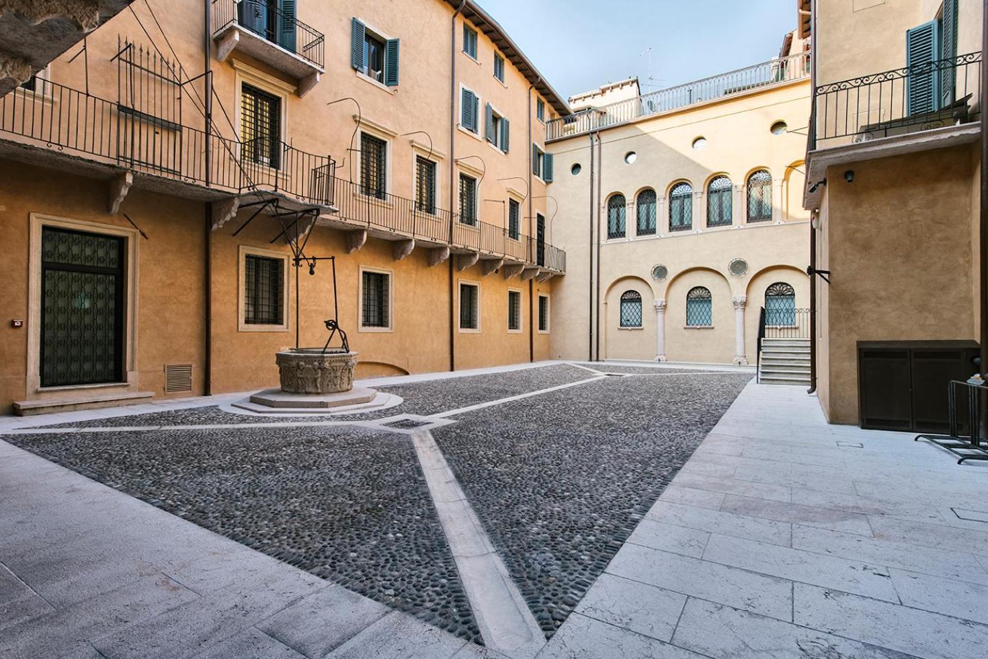 Palazzo Confalonieri Da Lisca Βερόνα Εξωτερικό φωτογραφία